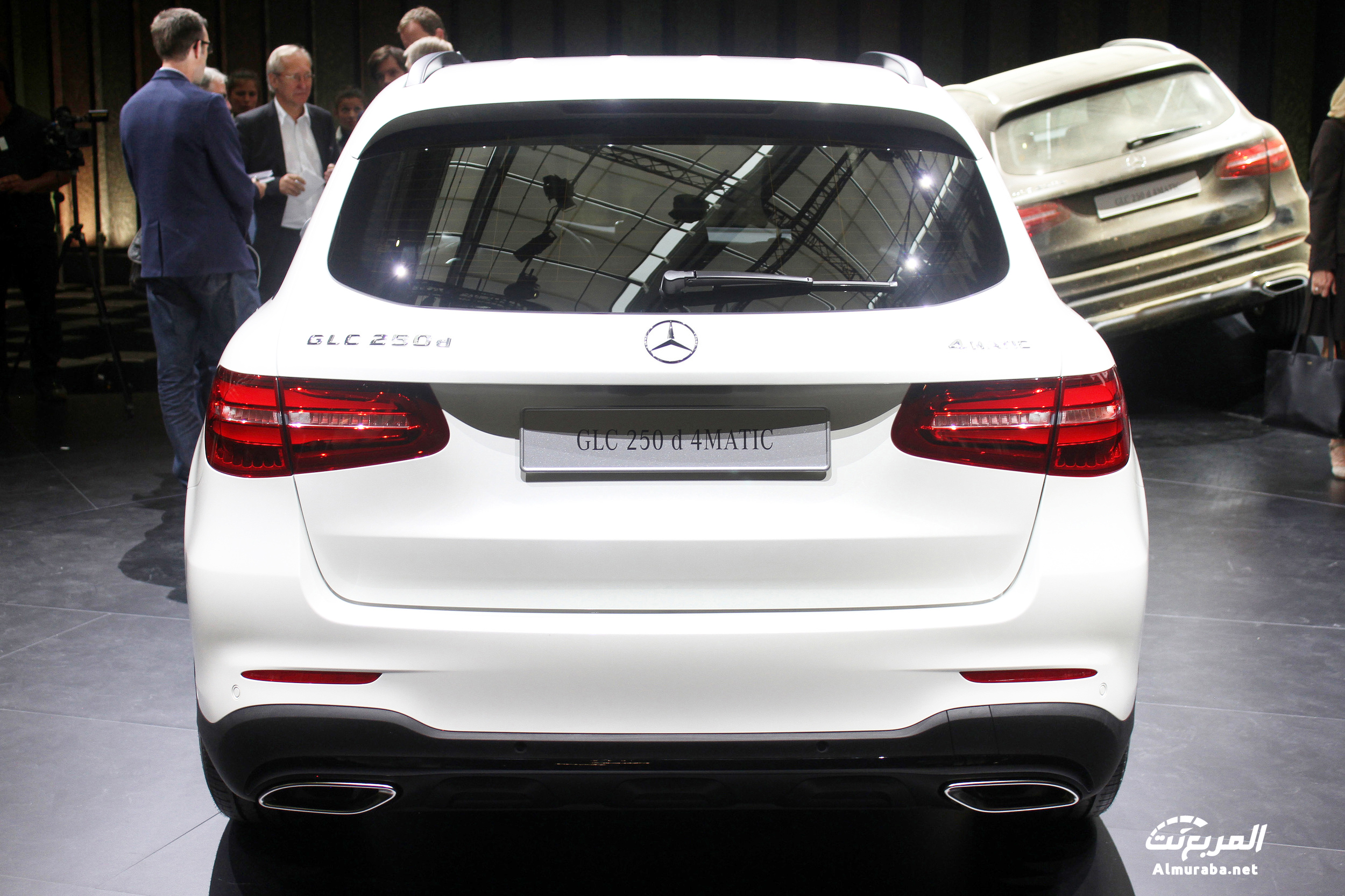 2016-mercedes-glc-250d-009-1