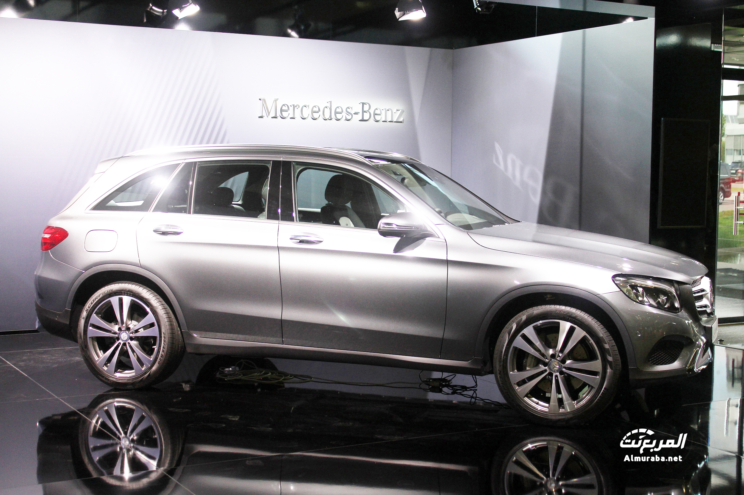2016-mercedes-glc-350e-003-1