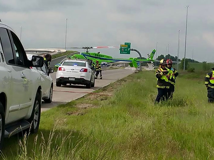 policia-distrayendo-nina-accidente-coche-2