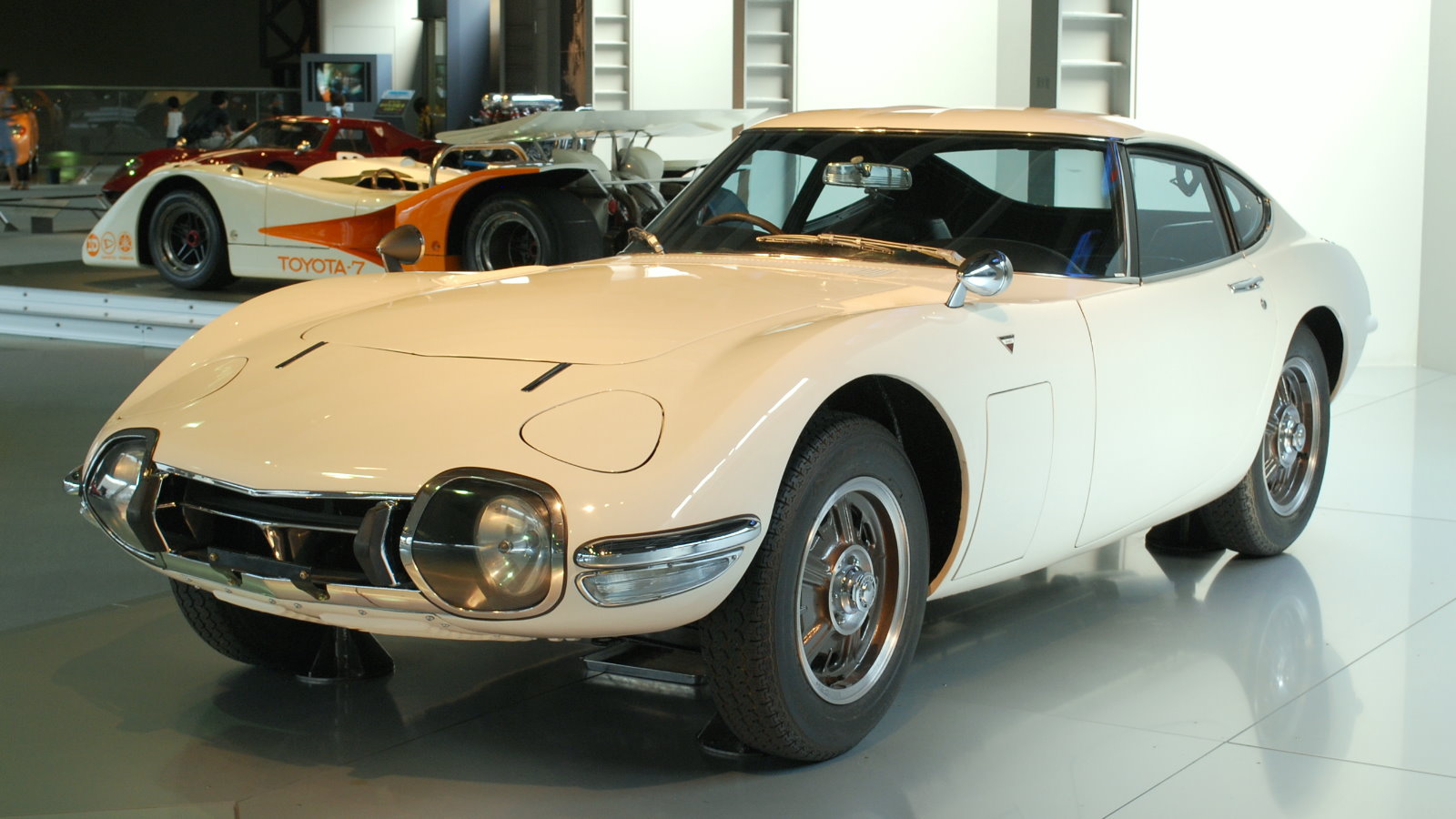 1967_Toyota_2000GT_01