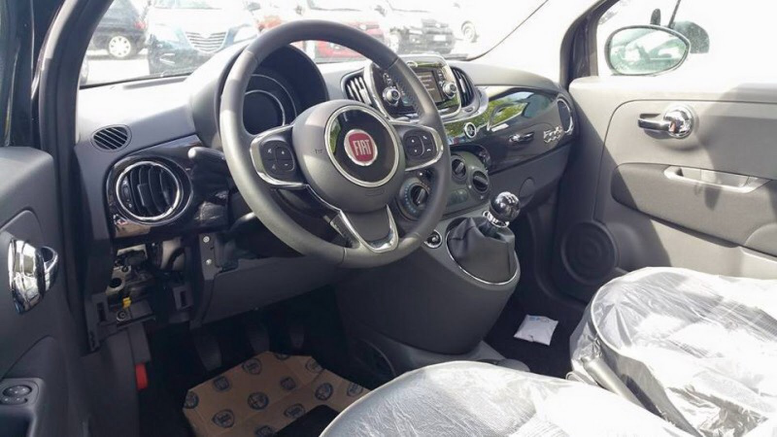 2016-Fiat-500-1