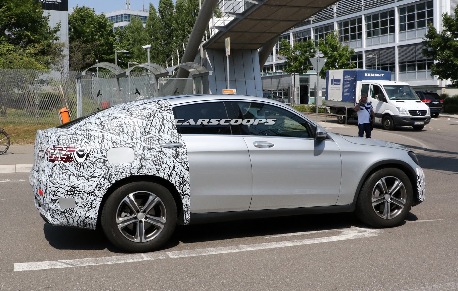 2017-Mercedes-GLC-4