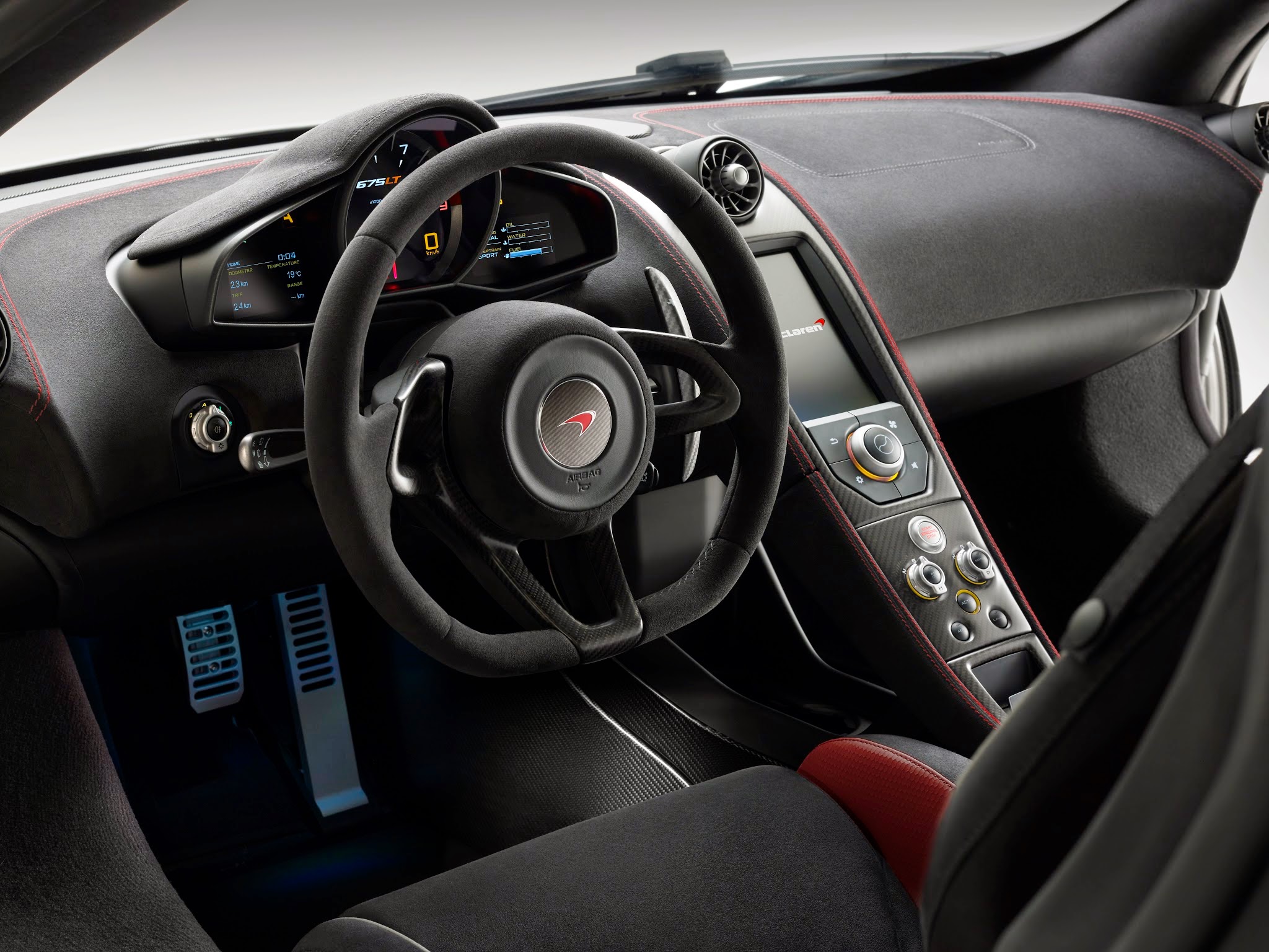 2016-mclaren-675lt-interior