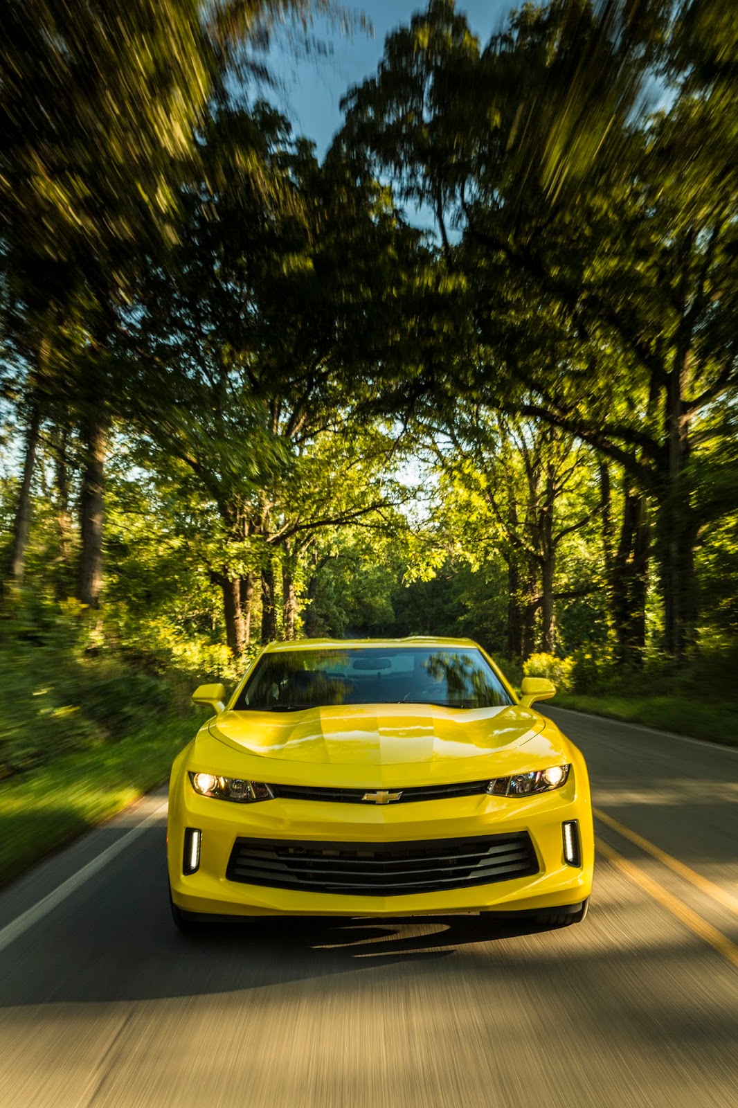 2016-Chevrolet-Camaro-1