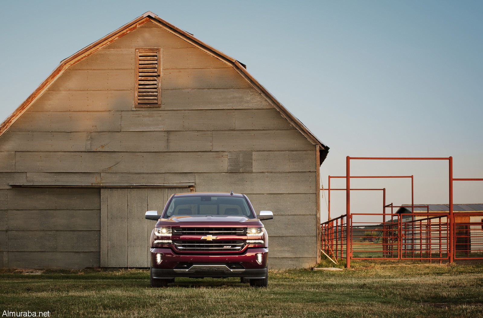 "رسمياً" شفرولية سلفرادو 2016 يحصل على تطويرات جديدة من الداخل والخارج "صور ومواصفات" Chevrolet Silverado 11