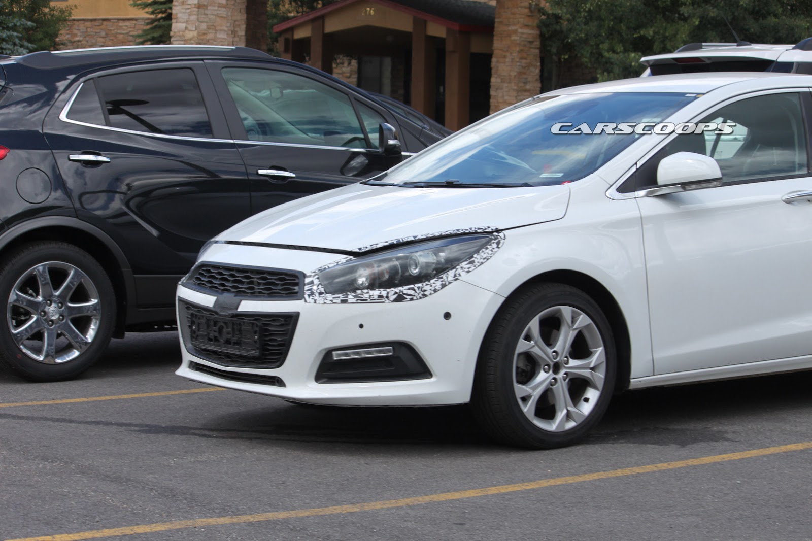 2016-Cruze-Carscoops1