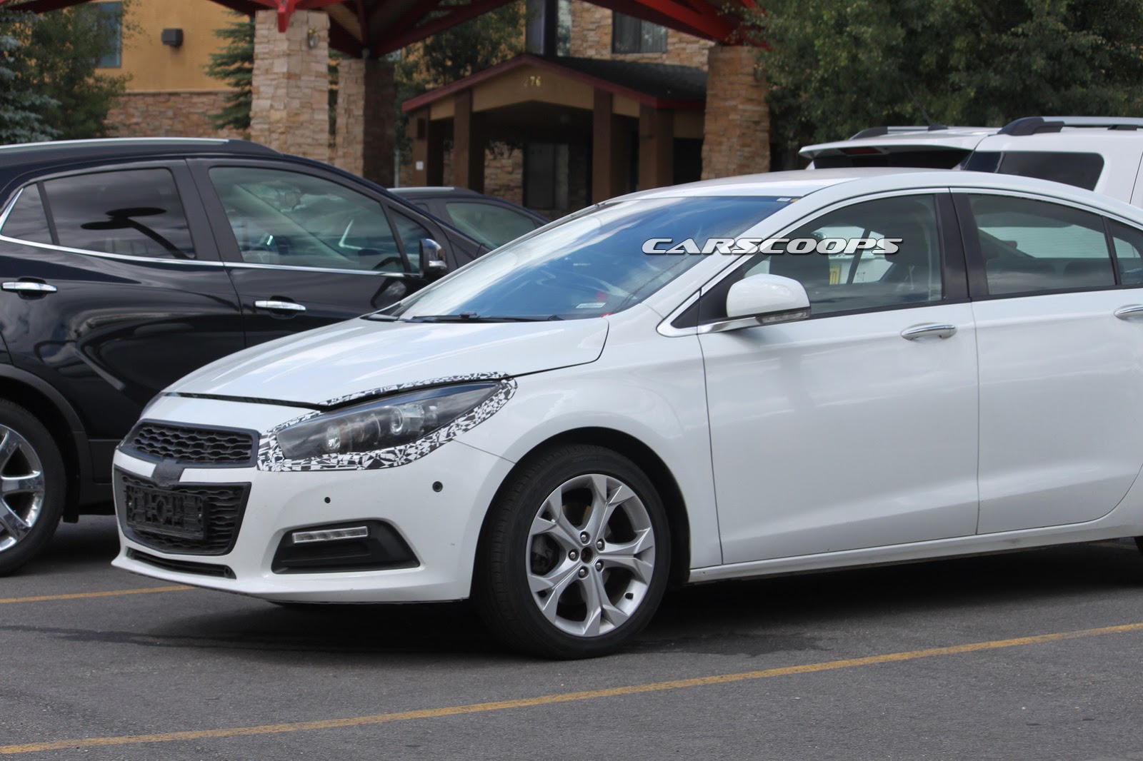 2016-Cruze-Carscoops2