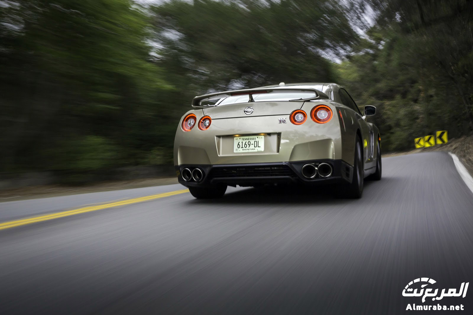 2016-Nissan-GT-R-3