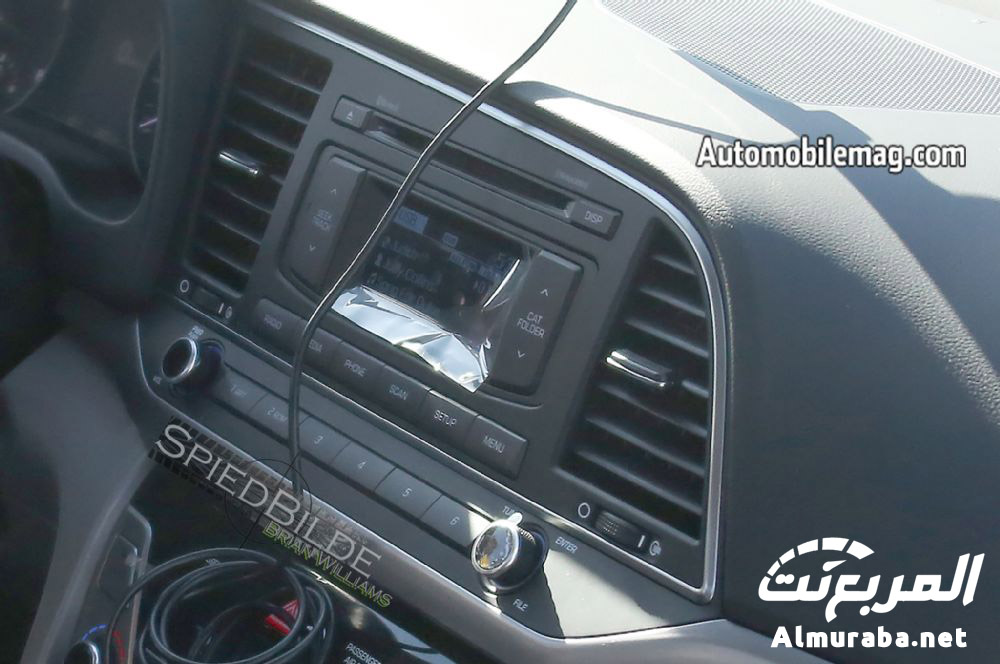 2017-hyundai-elantra-interior-2