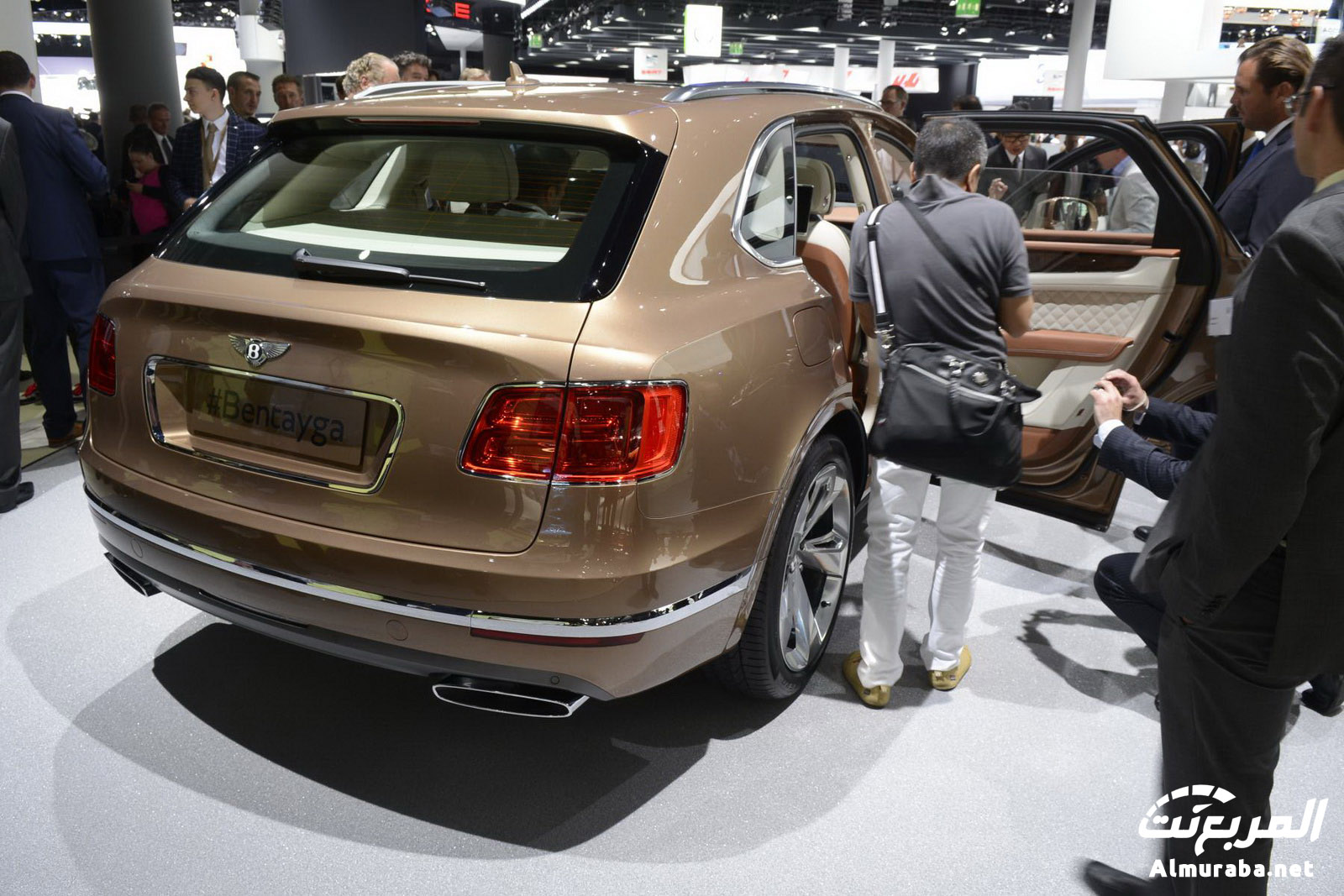 Bentley-Bentayga-06