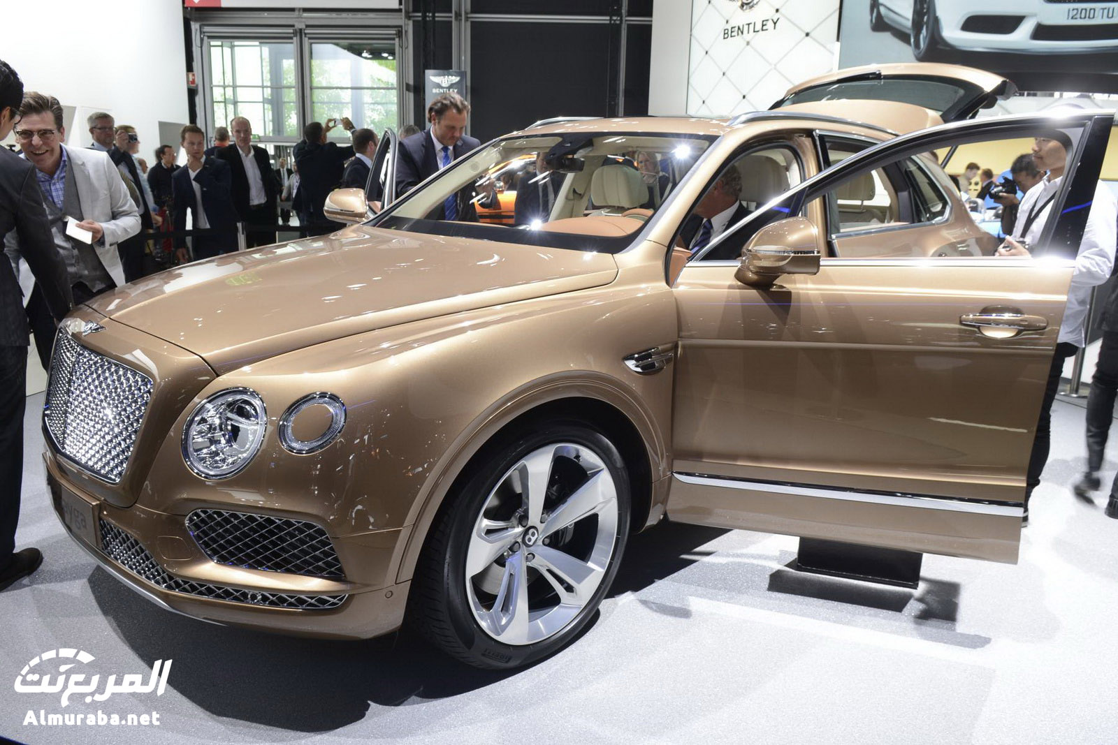 Bentley-Bentayga-09