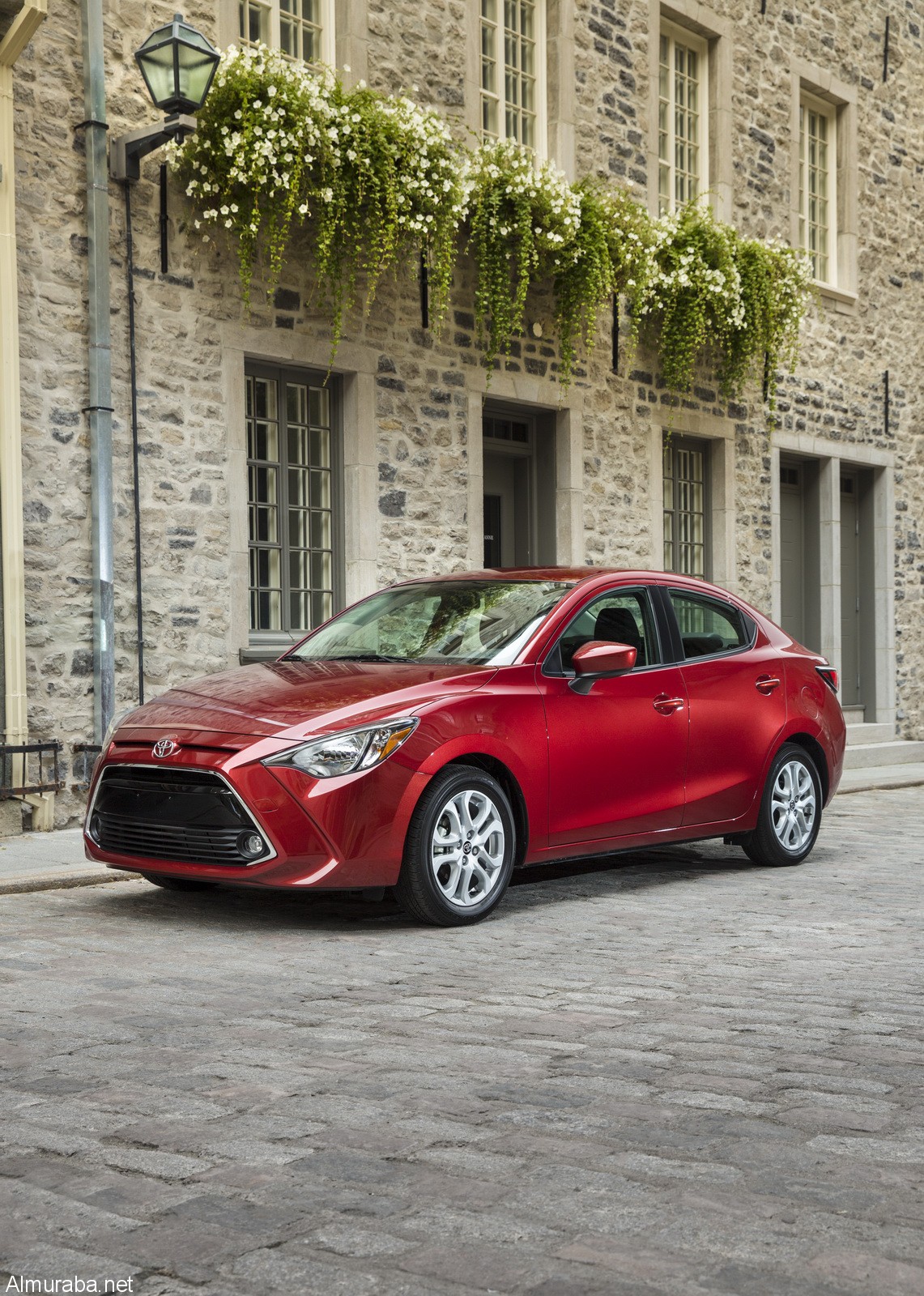 2016-Toyota-Yaris-Sedan-Canada-1