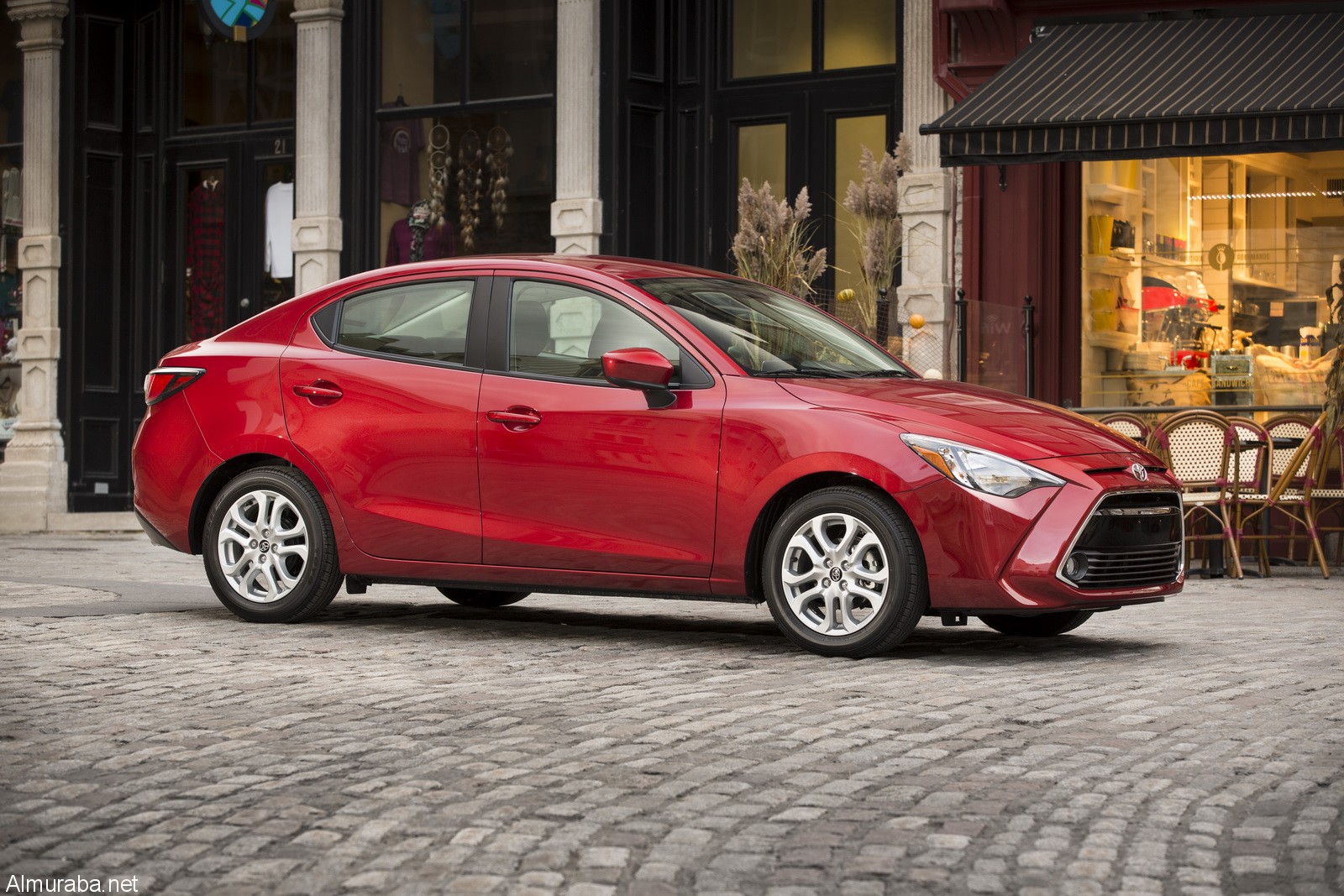 2016-Toyota-Yaris-Sedan-Canada-10