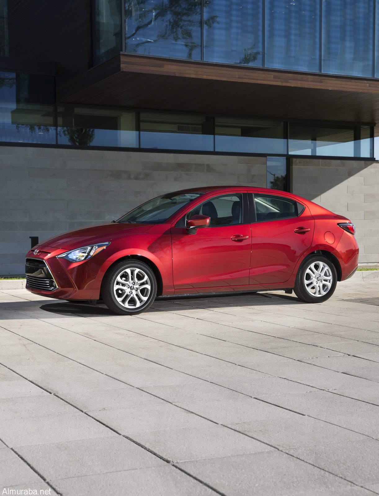 2016-Toyota-Yaris-Sedan-Canada-14