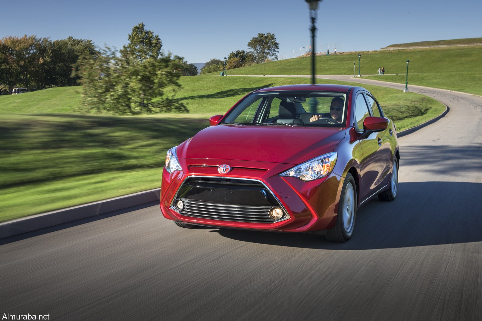 2016-Toyota-Yaris-Sedan-Canada-5