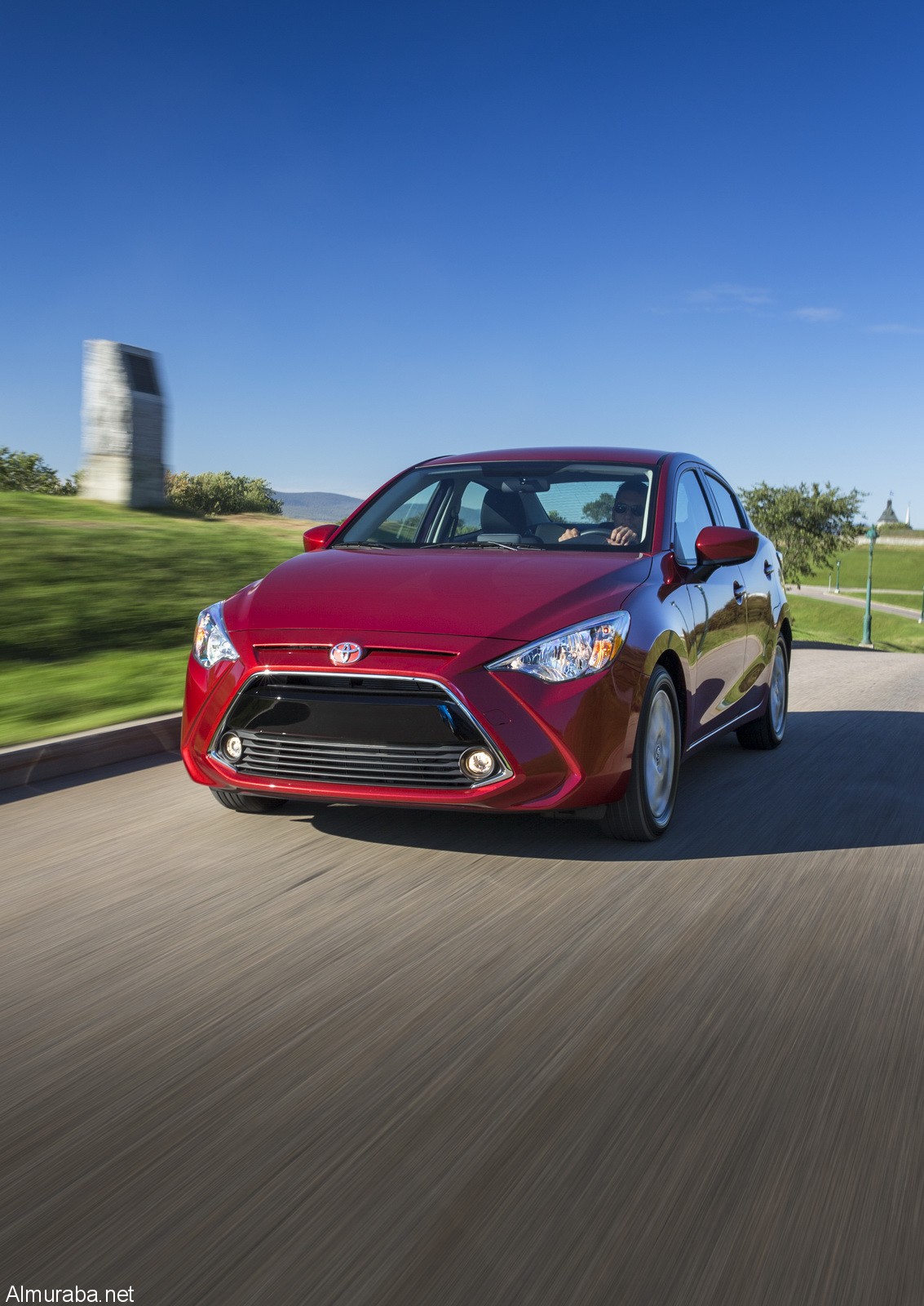 2016-Toyota-Yaris-Sedan-Canada-6