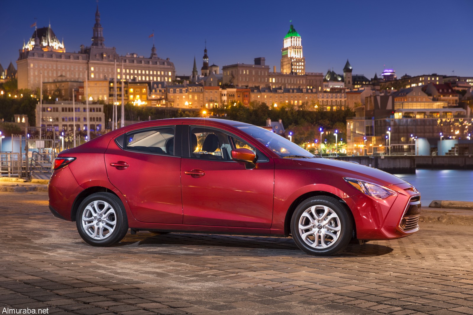 2016-Toyota-Yaris-Sedan-Canada-8