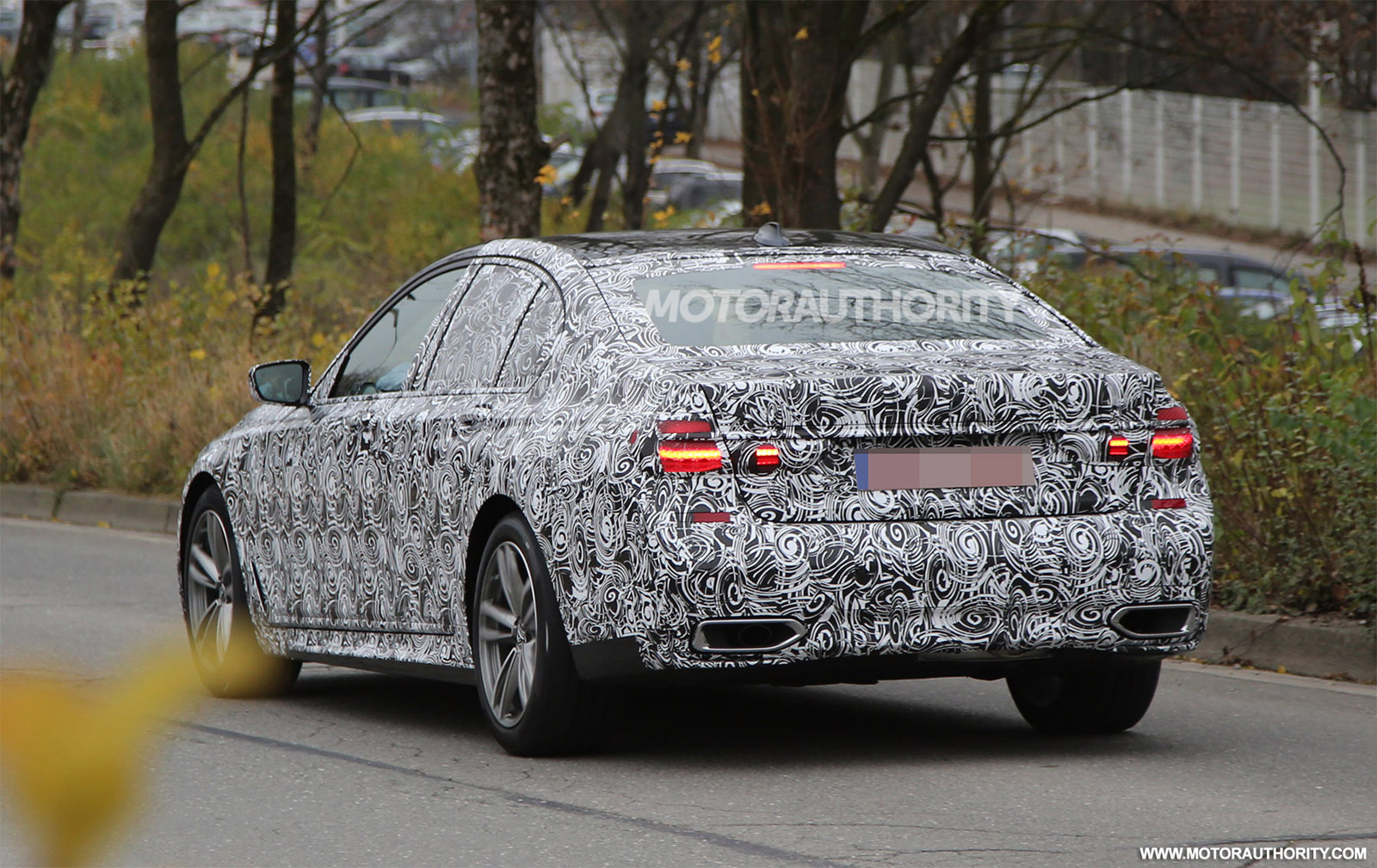 2016-bmw-7-series-spy-shots_100491714_h