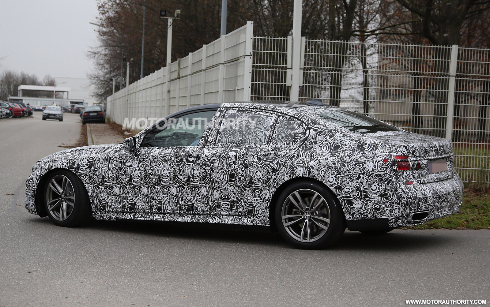 2016-bmw-7-series-spy-shots_100491718_h