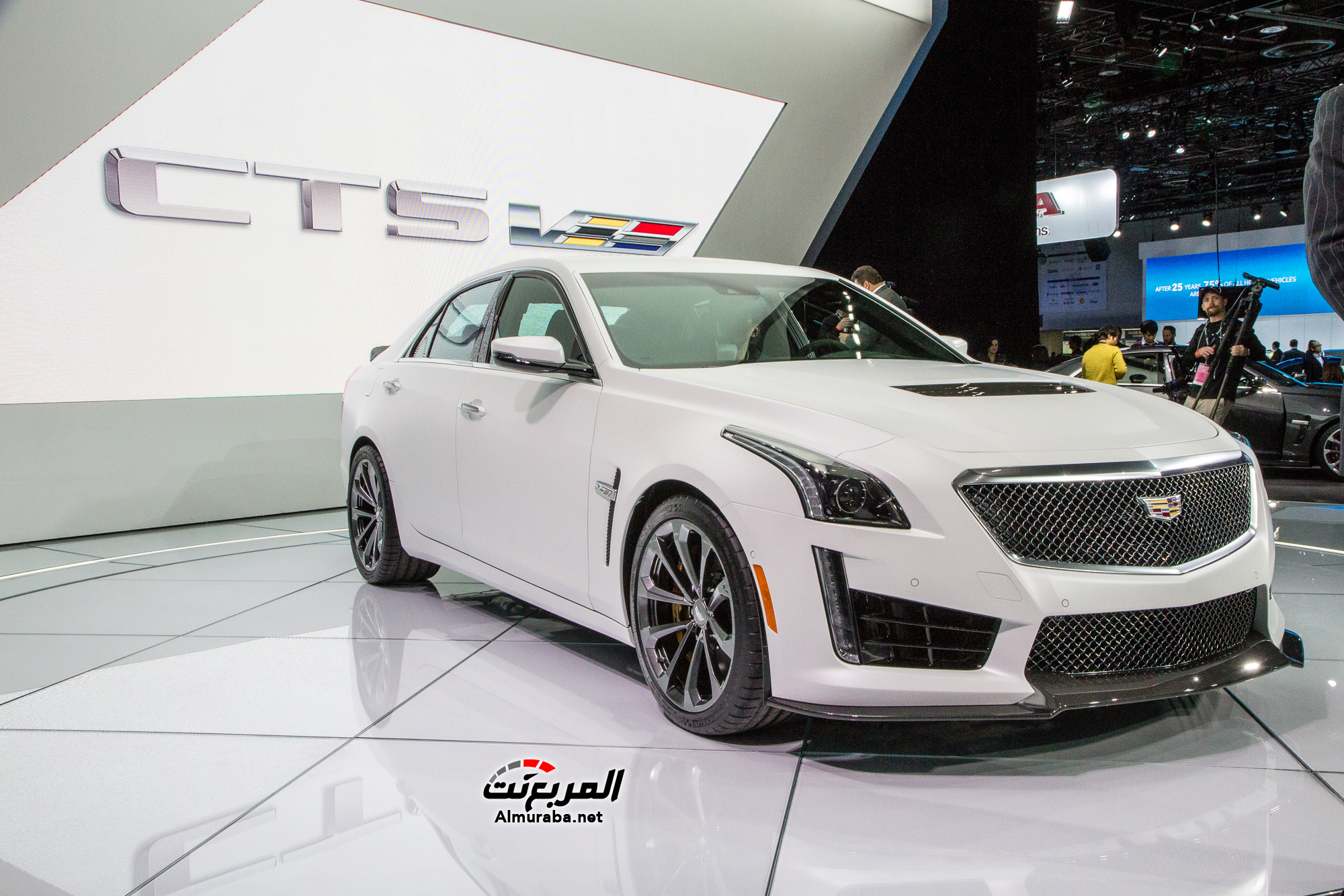 2016-cadillac-cts-v-live-photos-2015-detroit-auto-show_100497285_h