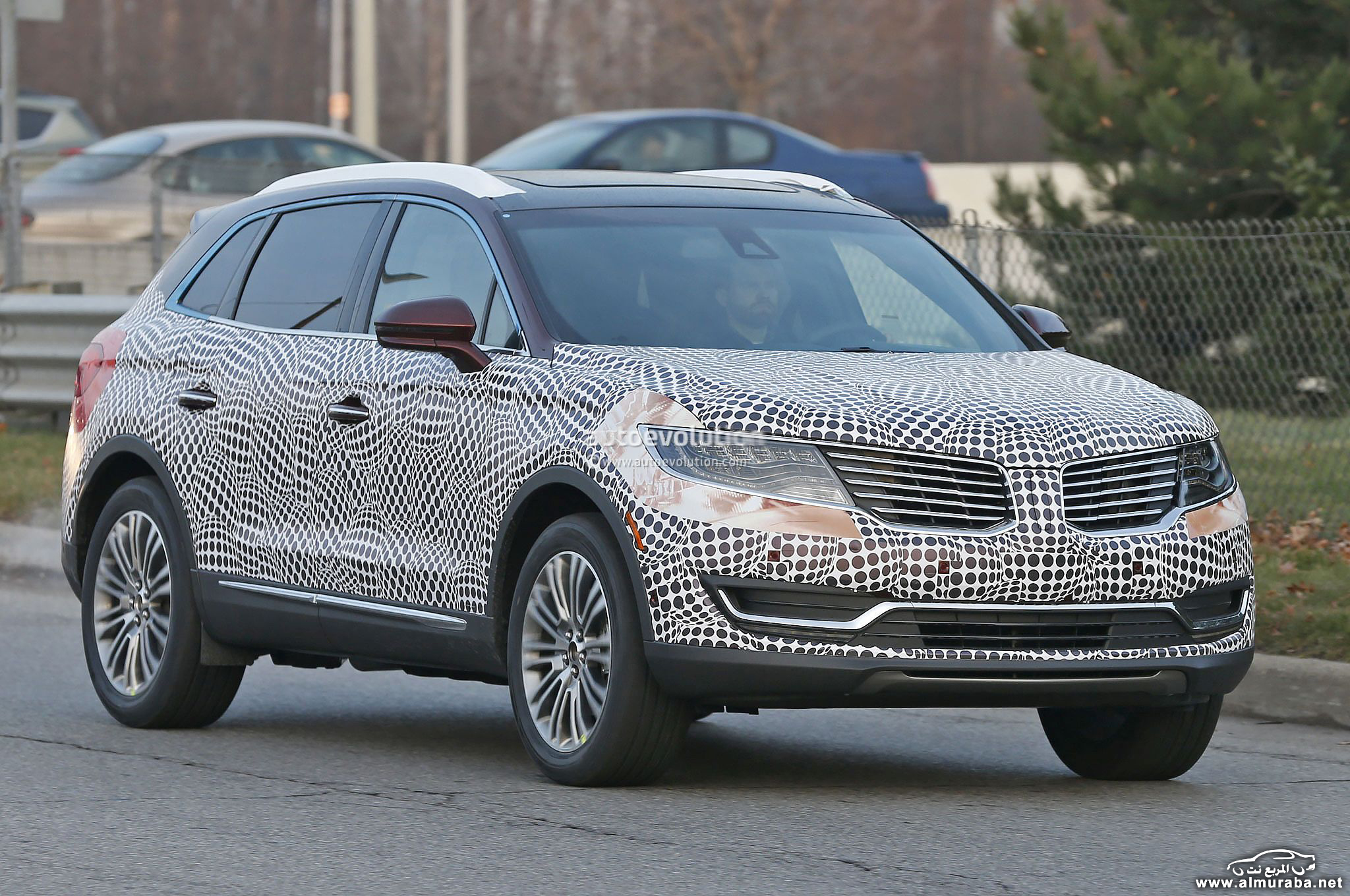 2016-lincoln-mkx-spied-in-production-ready-guise-photo-gallery_2