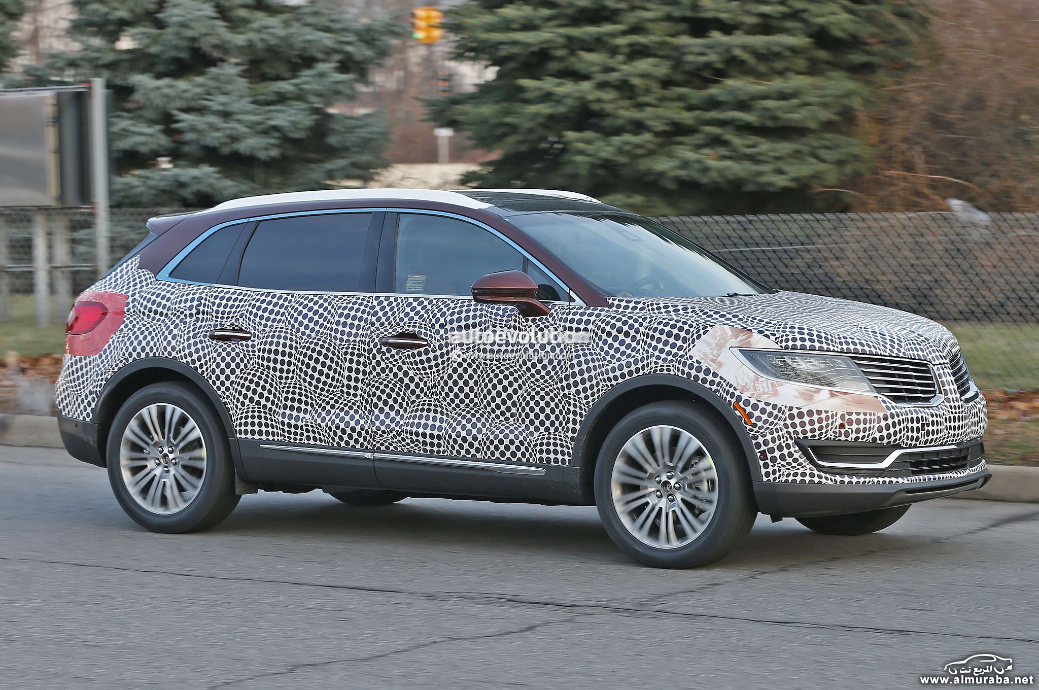 2016-lincoln-mkx-spied-in-production-ready-guise-photo-gallery_5