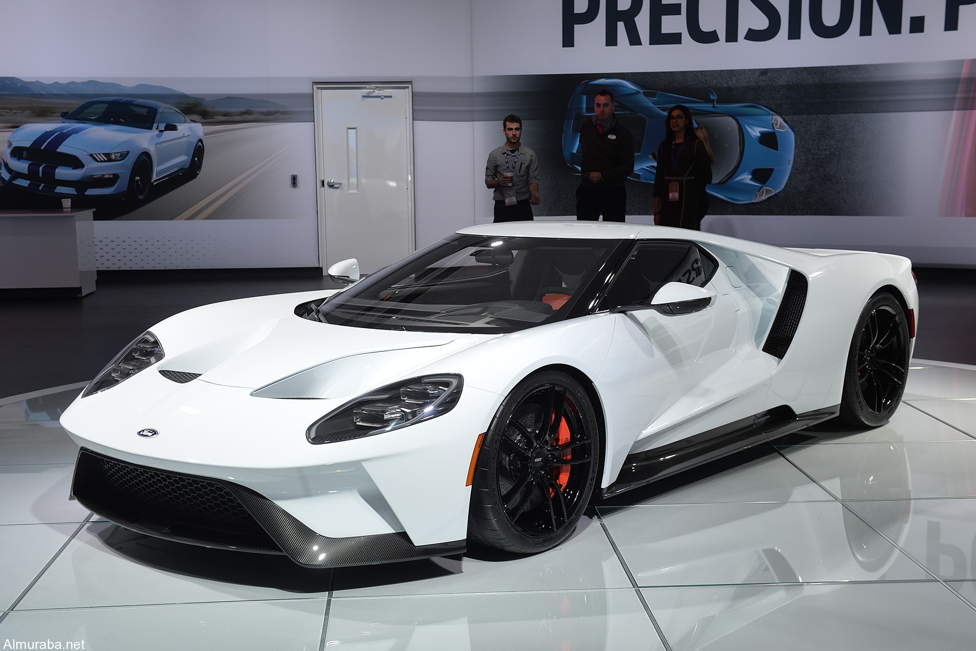 01-2017-ford-gt-white-detroit-1