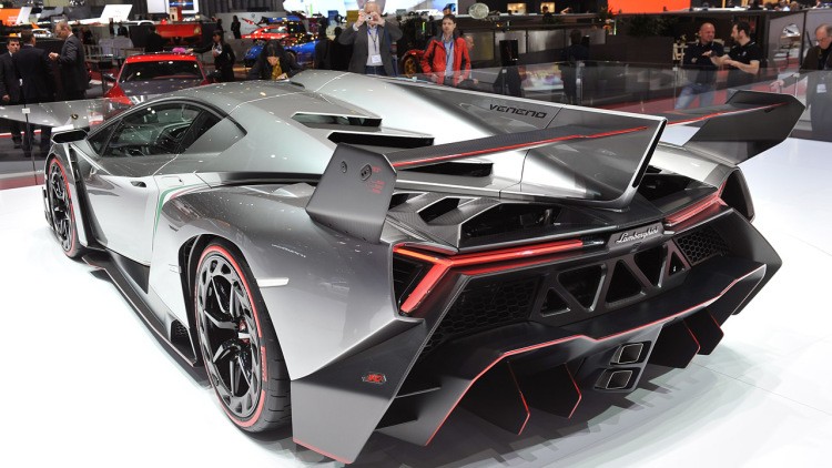 02-lamborghini-veneno-geneva