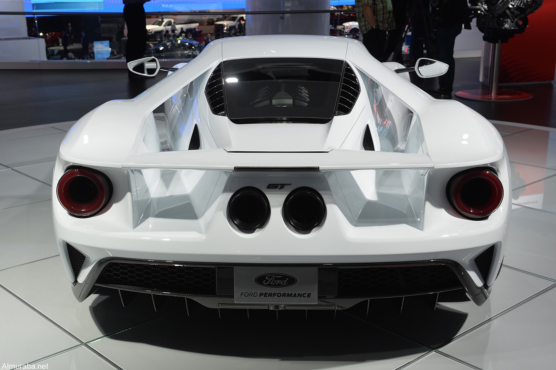 07-2017-ford-gt-white-detroit-1