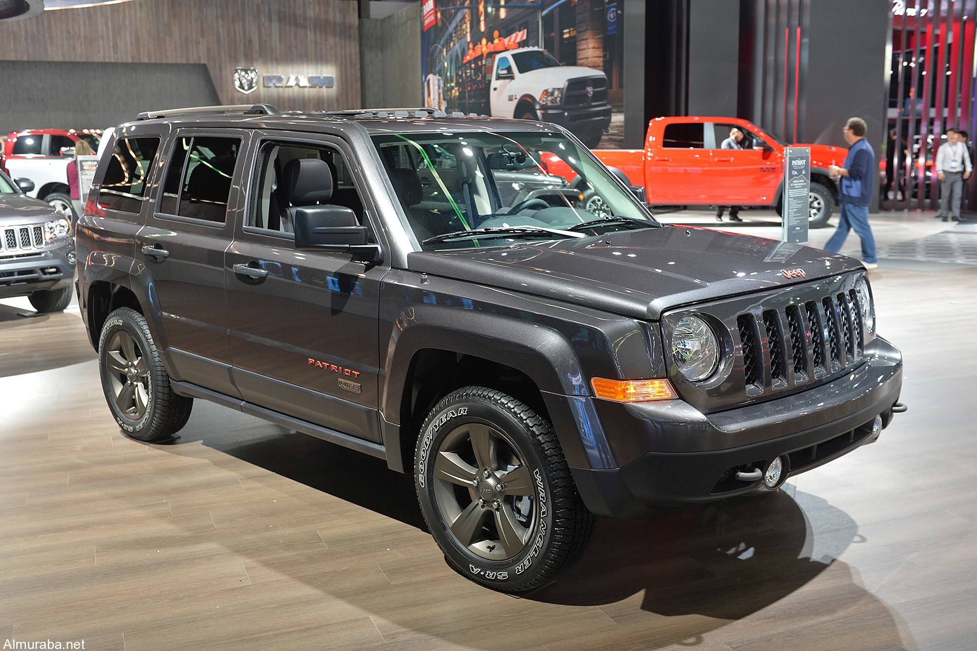 16-jeep-75th-anniversary-models-detroit-1