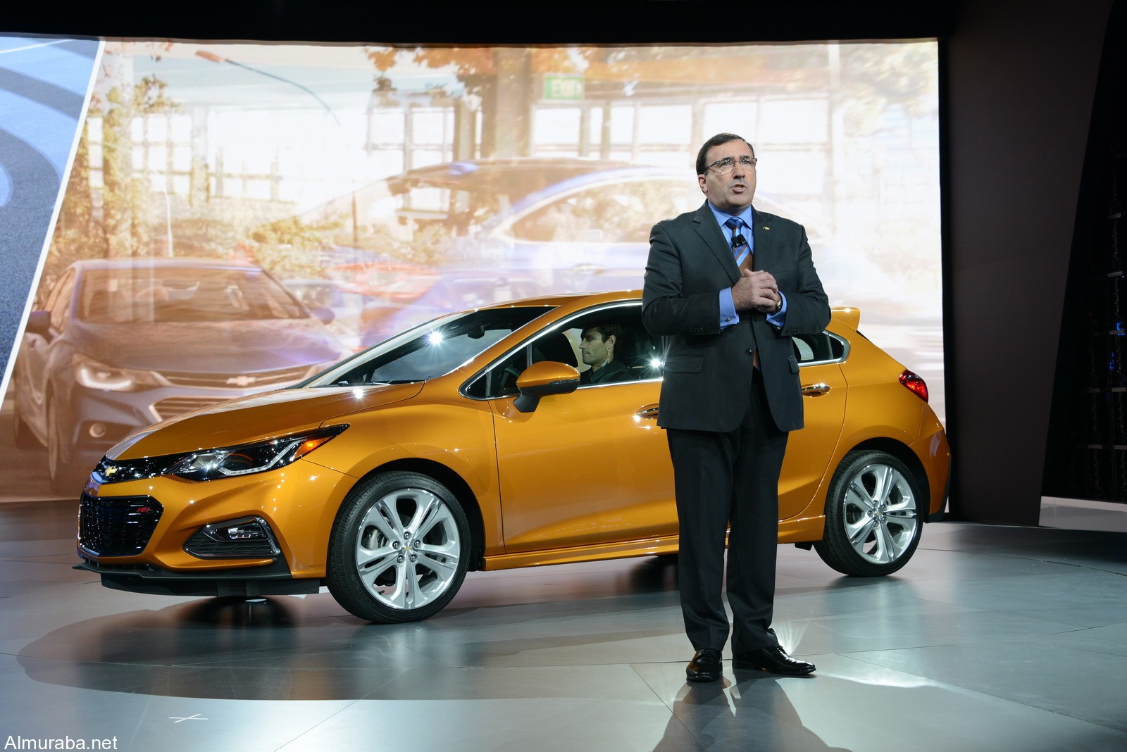 2017-Chevrolet-Cruze-hatch-3