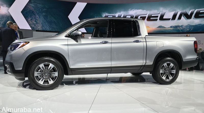 2017-Honda-Ridgeline-6-motoraty