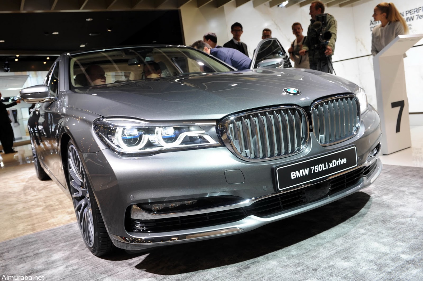 BMW-7-002