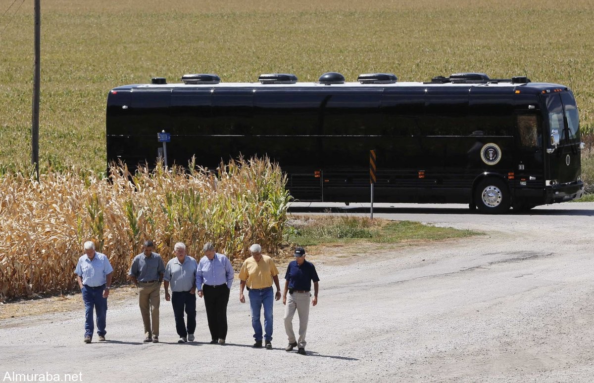 ground-force-one-is-a-45-foot-long-bus-specially-designed-by-the-secret-service