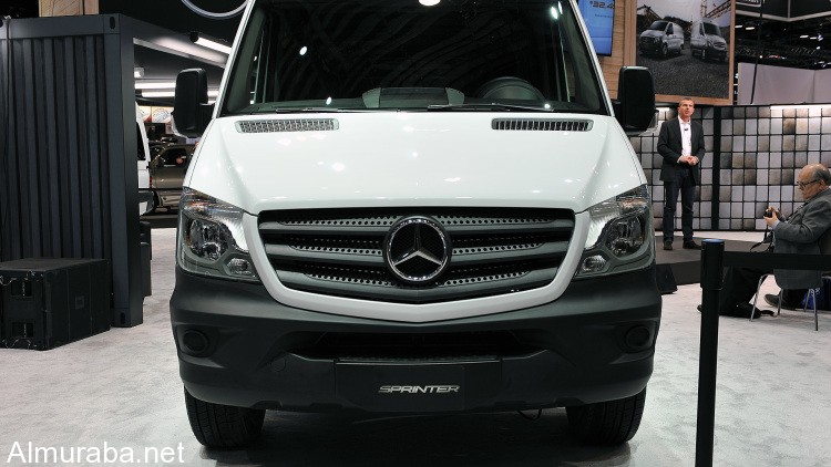 05-2017-mercedes-benz-sprinter-worker-chicago-1