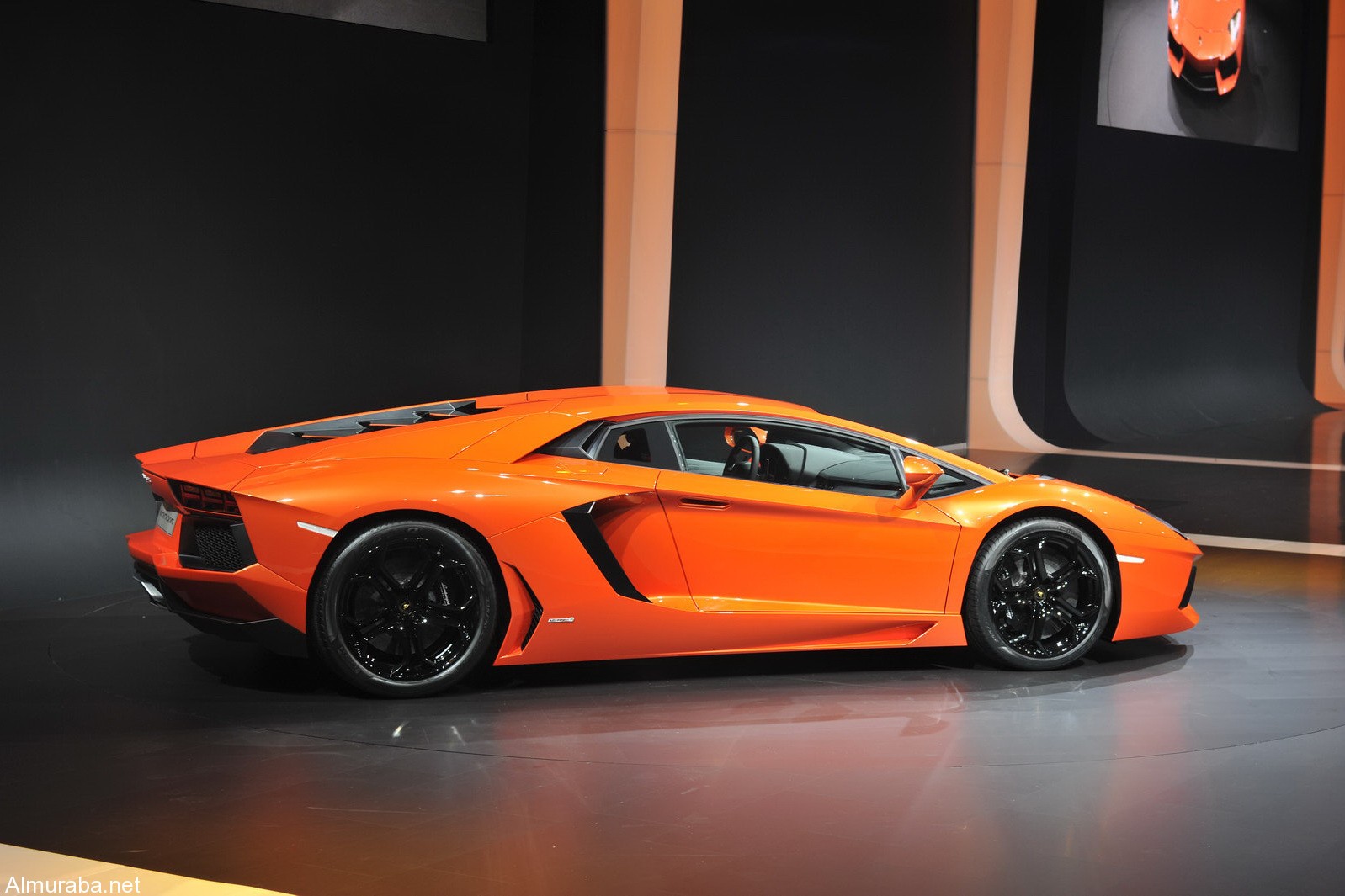 "لامبورجيني" تؤكد استمرارها في استخدام محركات ضغط الهواء Lamborghini 1