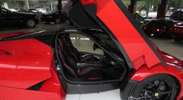 سيارة "لافيراري" حمراء بسعر 4.7 مليون دولار بالولايات المتحدة LaFerrari 13