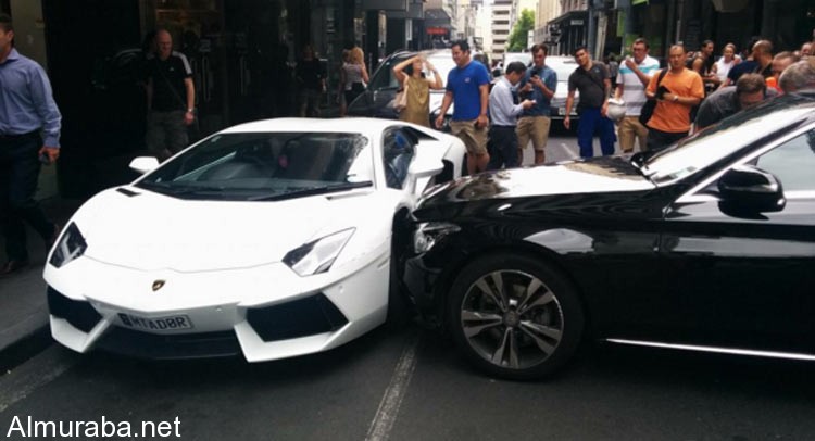 Aventador-crash