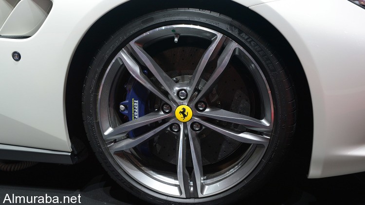 09-ferrari-gtc4-lusso-geneva-1