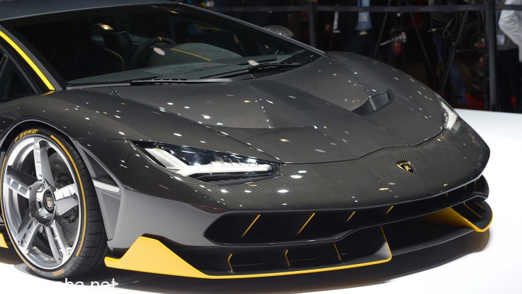 09-lamborghini-centenario-geneva-1