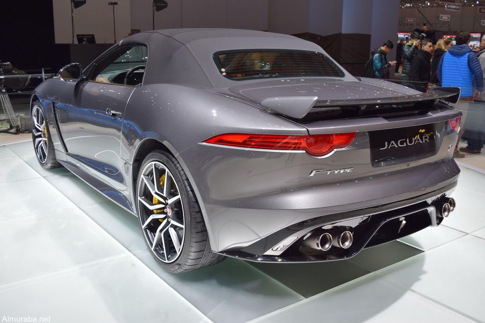 إطلاق سيارة “جاكوار” F-Type SVR بمعرض سيارات جنيف Jaguar 2017 11