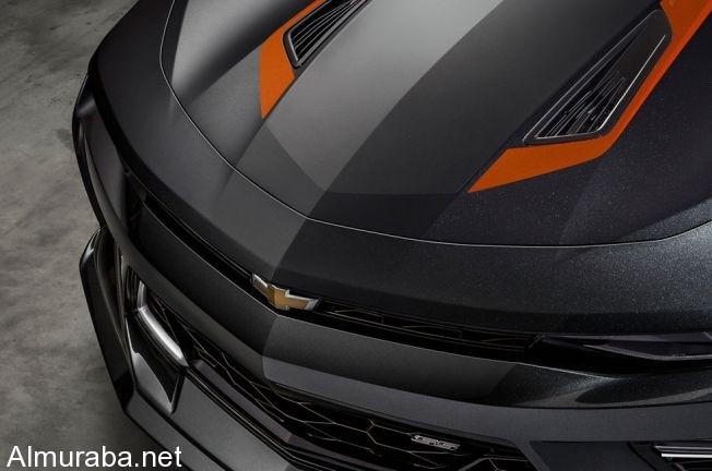 2017-chevrolet-camaro-50th-anniversary-hood-