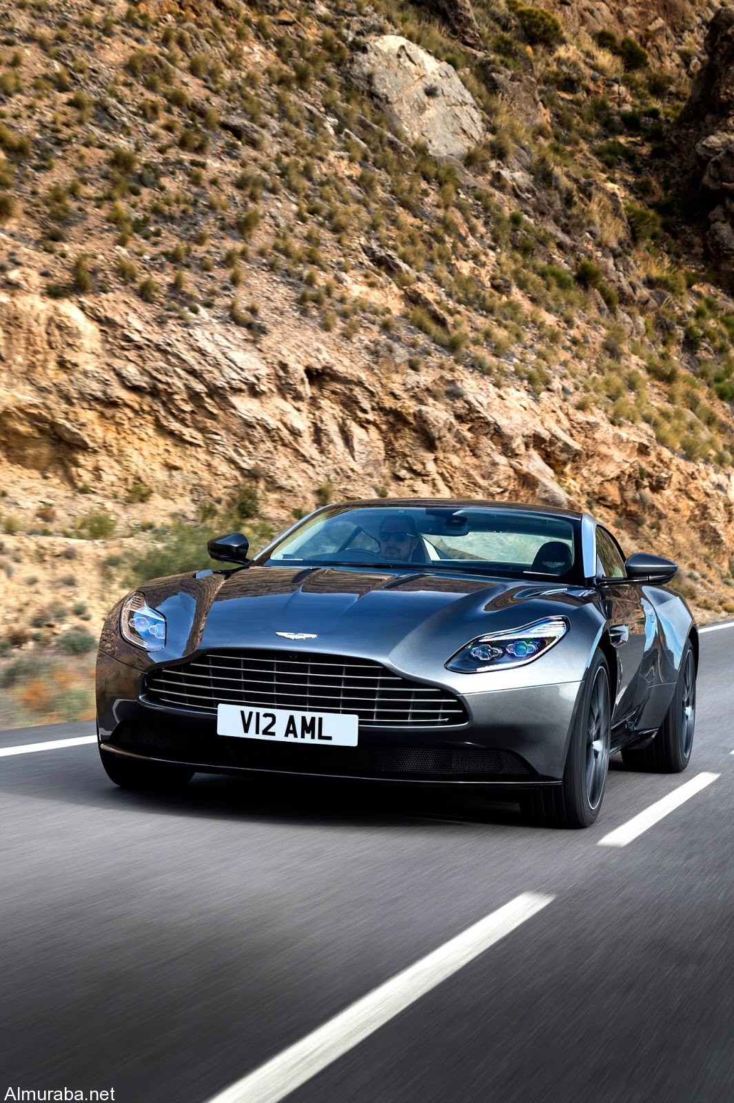 إطلاق سيارة "استون مارتن" DB11 بمعرض سيارات جنيف Aston Martin 2017 21