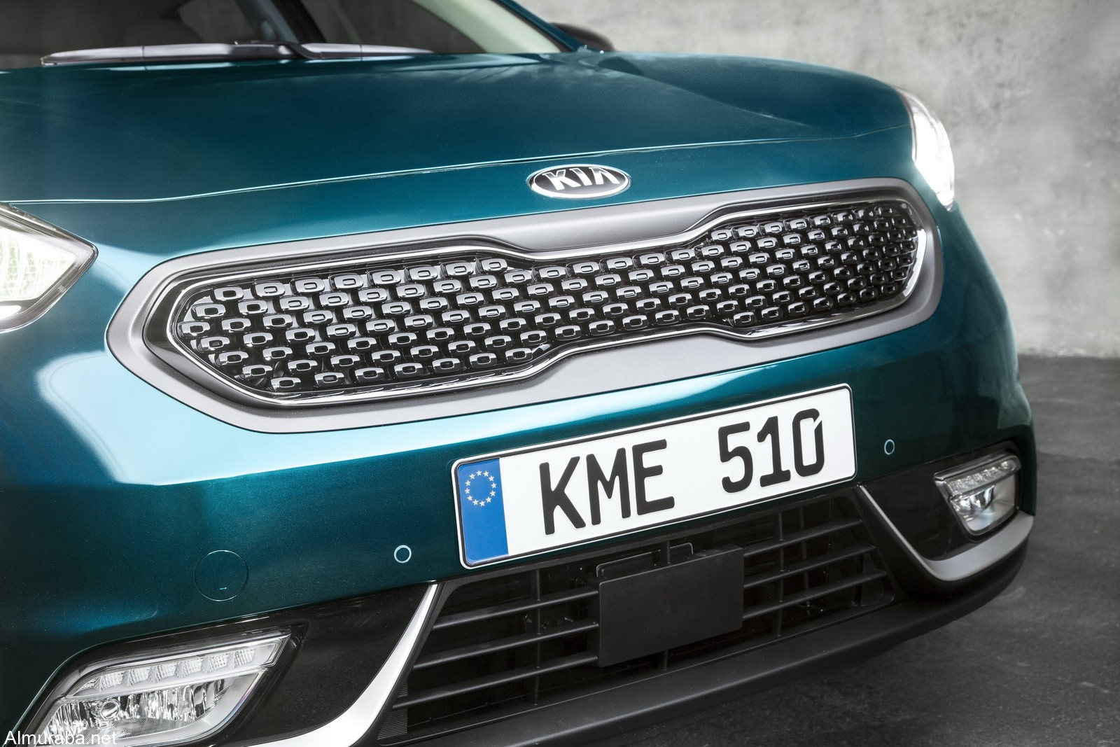 إطلاق سيارة "كيا" نيرو HEV الهجينة بمعرض سيارات جنيف Kia 2017 27