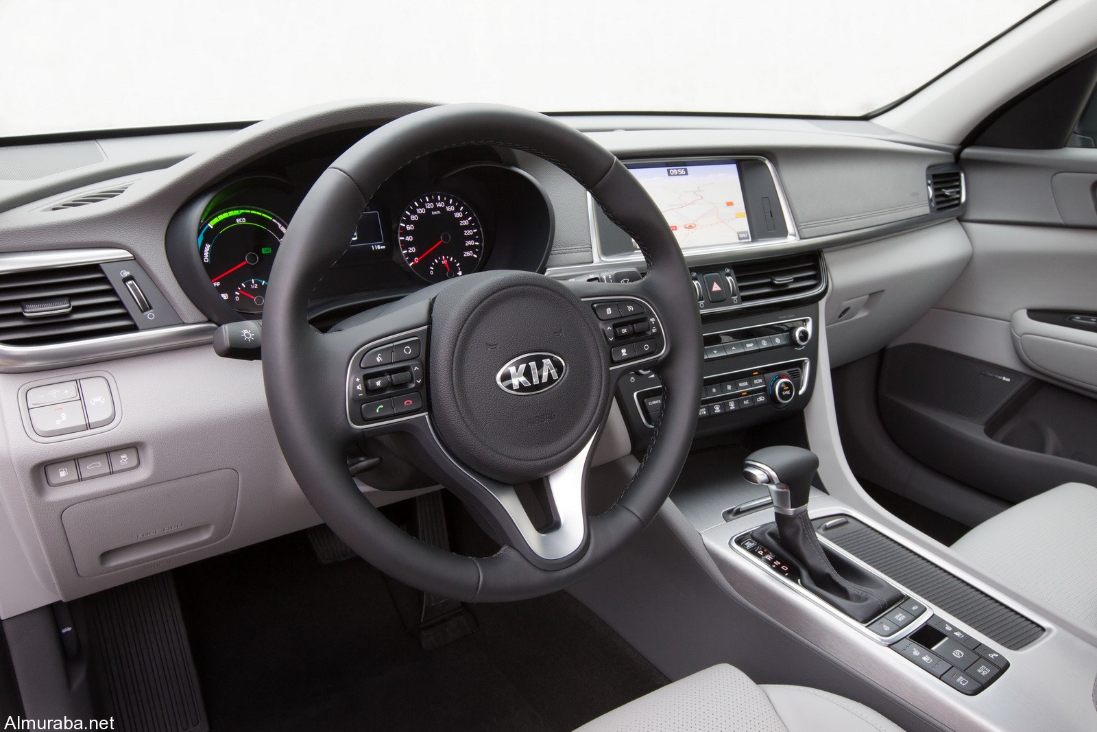 إطلاق سيارة "كيا" نيرو HEV الهجينة بمعرض سيارات جنيف Kia 2017 34