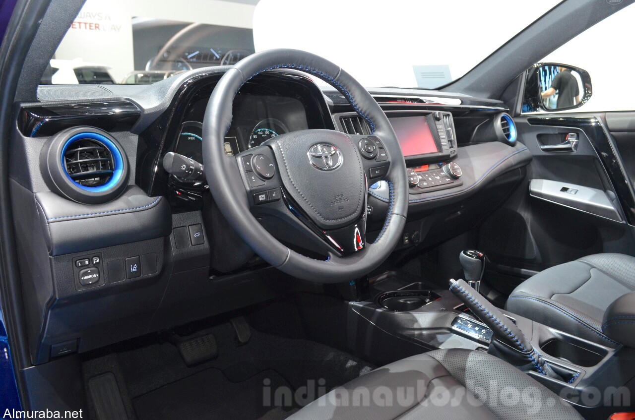 Toyota-RAV4-Hybrid-Sapphire-interior