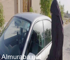 بسبب منعهن من قيادة السيارة ناشطات سعوديات يطالبن بصرف رواتب للسائقين اللاتي يستعنَّ بهم