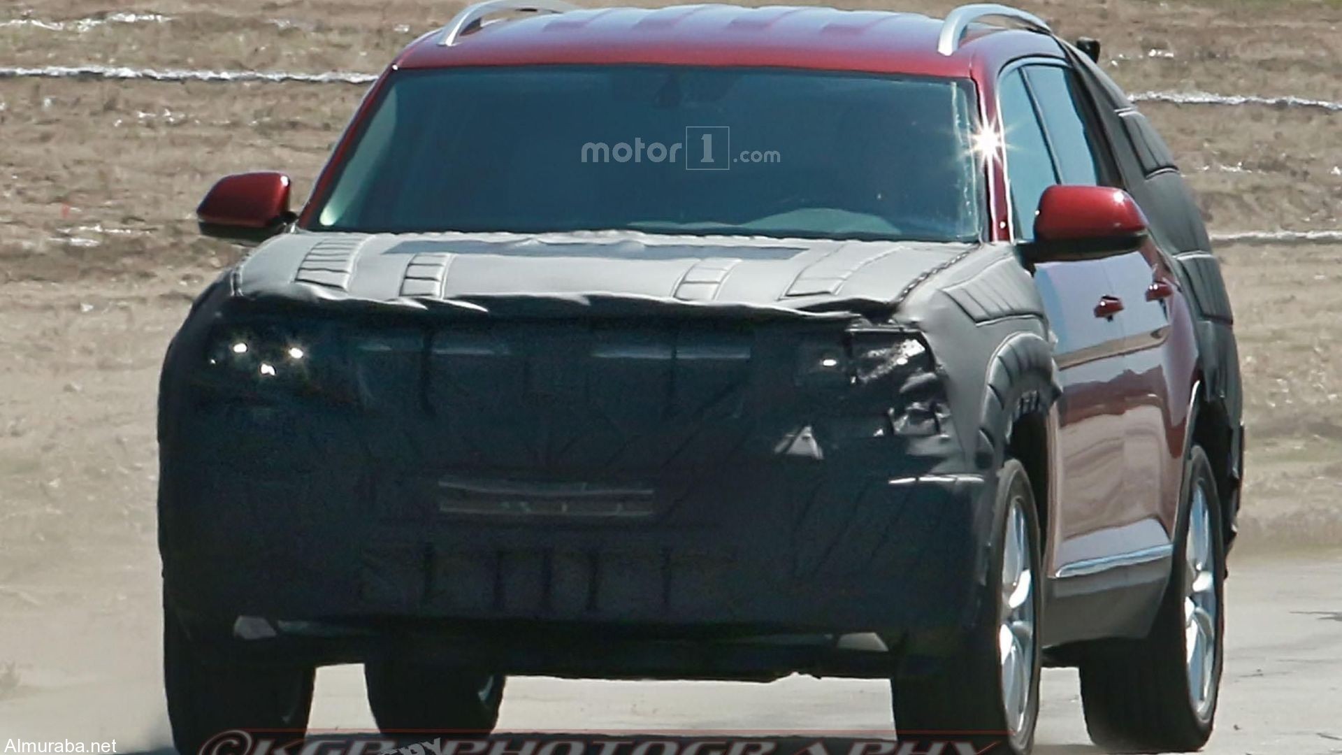 vw-three-row-suv-spy-photo (2)