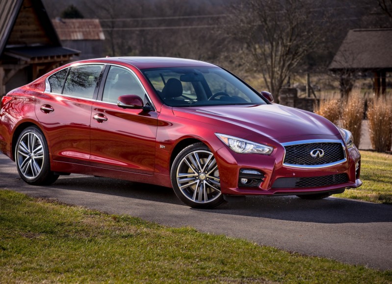 The Infiniti Q50S 3.0t featured a new compact, lightweight 3.0-liter V6 twin-turbo engine – the most advanced V6 engine that Infiniti has ever offered, striking an ideal balance between drivability, efficiency and performance.