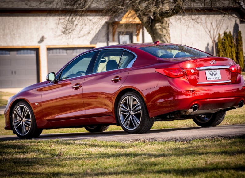 The Infiniti Q50S 3.0t featured a new compact, lightweight 3.0-liter V6 twin-turbo engine – the most advanced V6 engine that Infiniti has ever offered, striking an ideal balance between drivability, efficiency and performance.